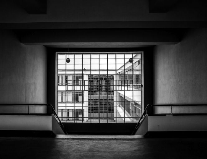 Da arquitetura Modernista às artes plásticas geométricas